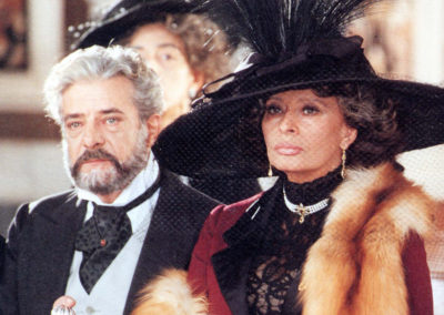 Giancarlo Giannini e Sofia Loren con parrucche Rocchetti