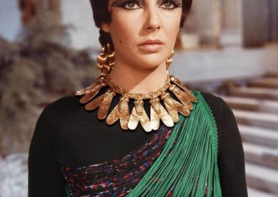 Liz Taylor in Cleopatra con le parrucche Rocchetti