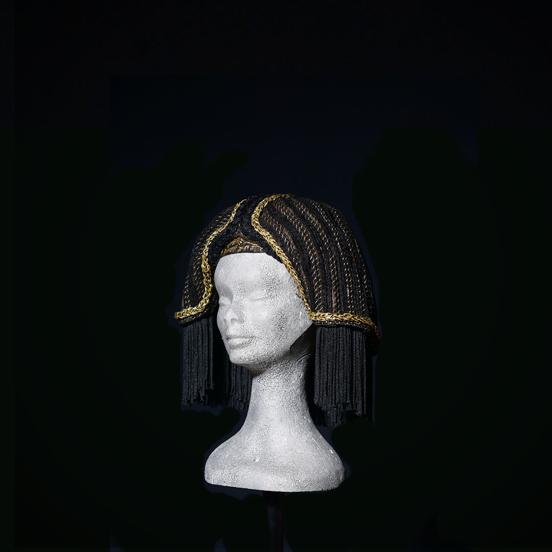 Parrucca Egitto forma trapezoidale e passamaneria