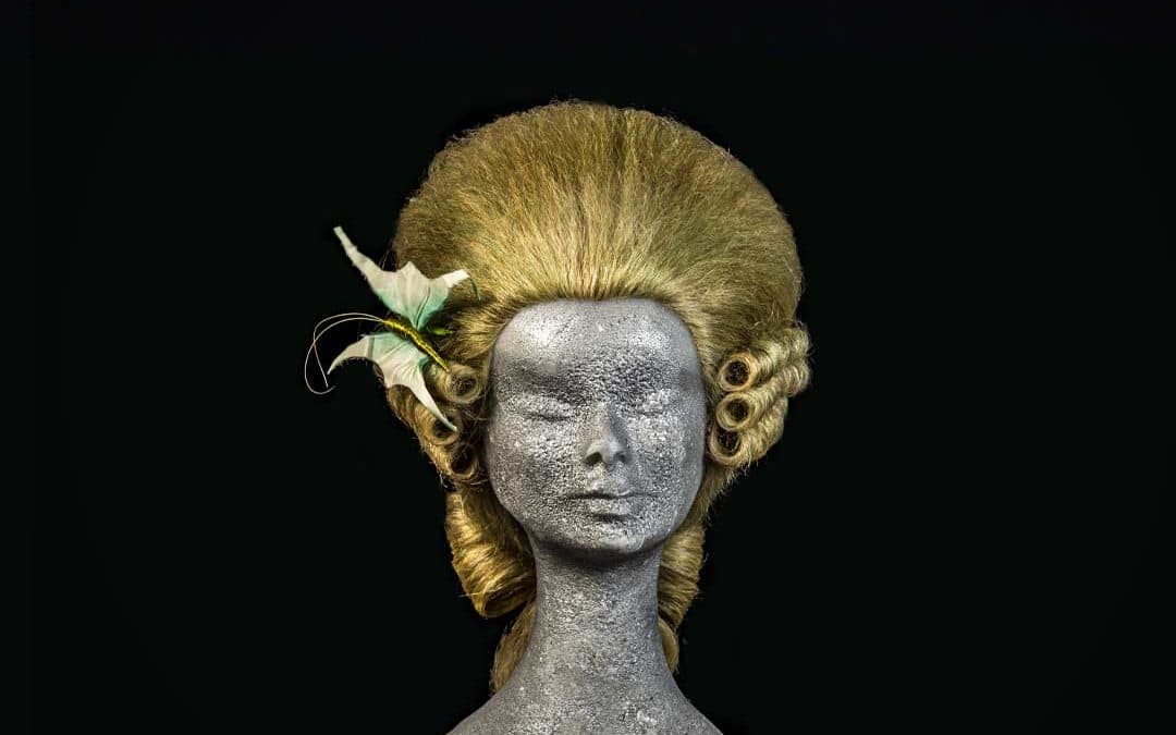 Parrucca 700 con decorazione