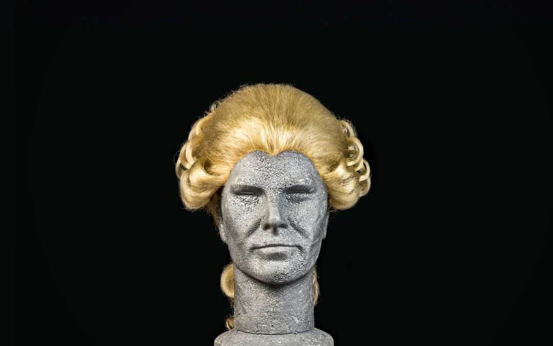 Parrucca con gabbia a uovo