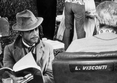 Set del film L'innocente di Luchino Visconti con parrucche Rocchetti