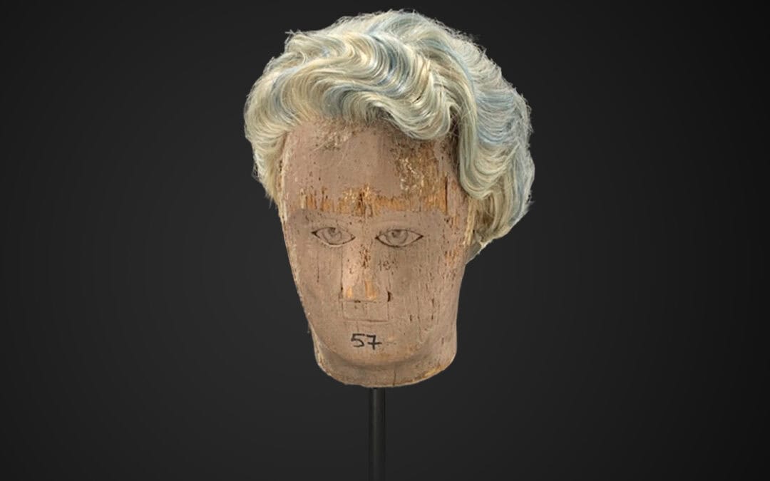 Parrucca multicolor con onde