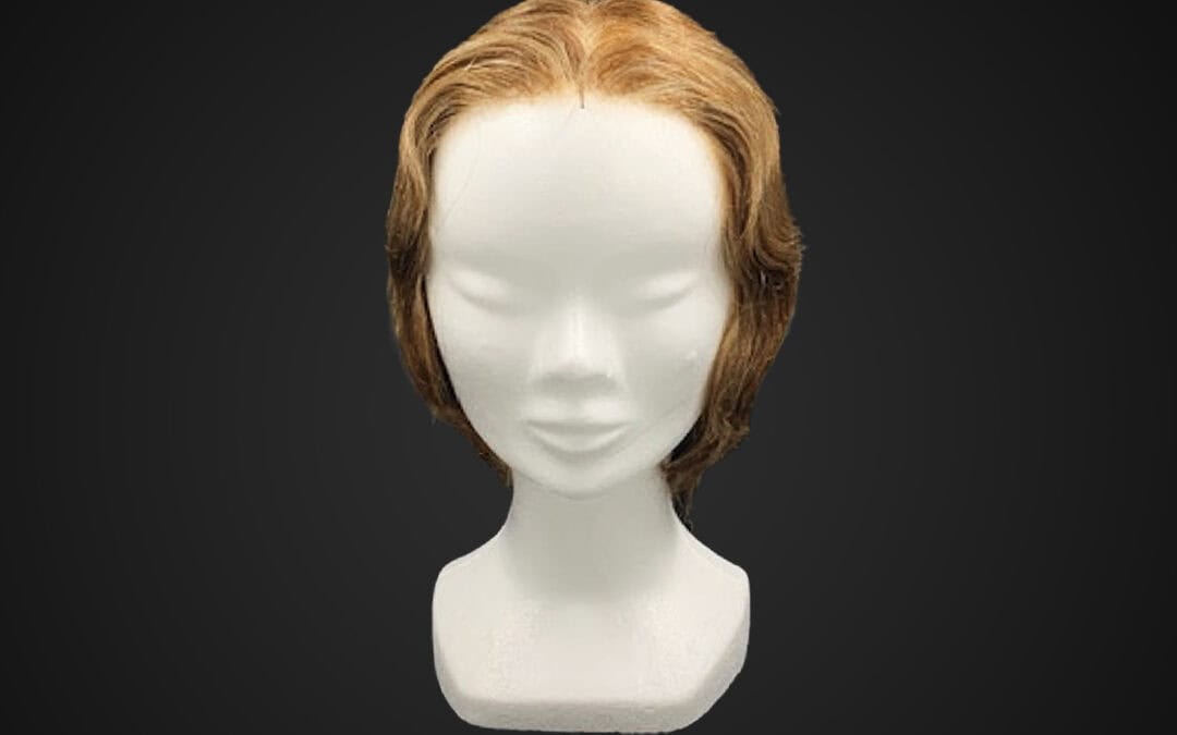 Parrucca castana con taglio scalato