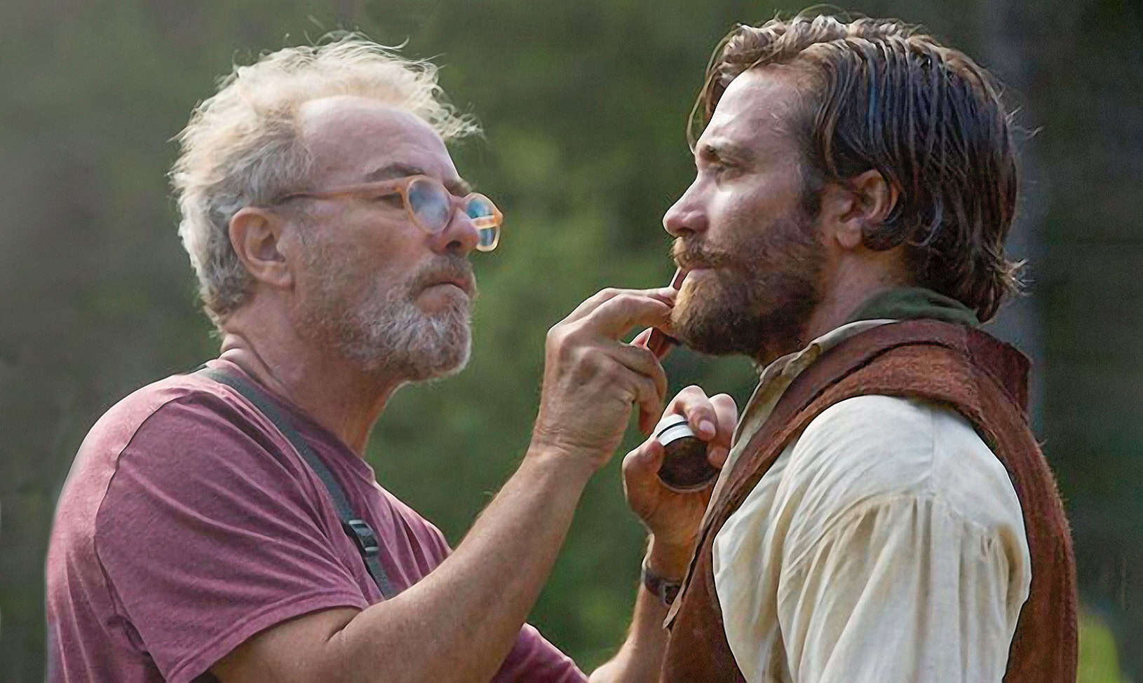 Luigi Rocchetti al trucco sul set