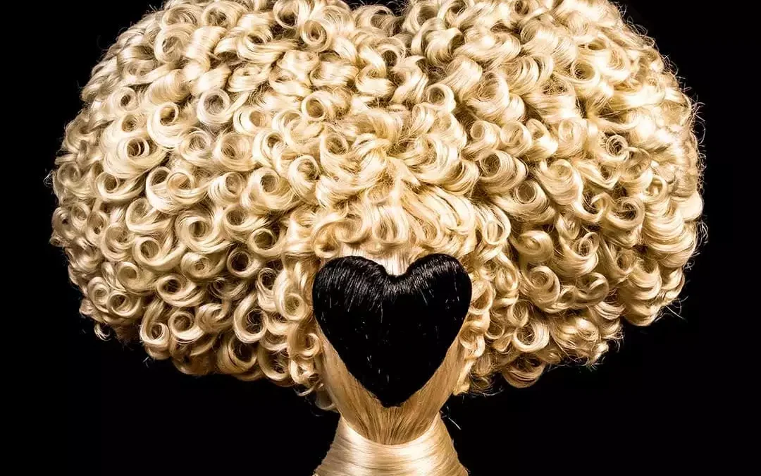 Parrucca fashion disegnata da Delfina Delettrez